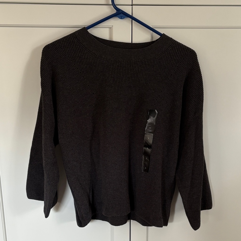 Banana Republic Dark Gray Lightweight Crew Neck Sweater with Dolman Sleeves